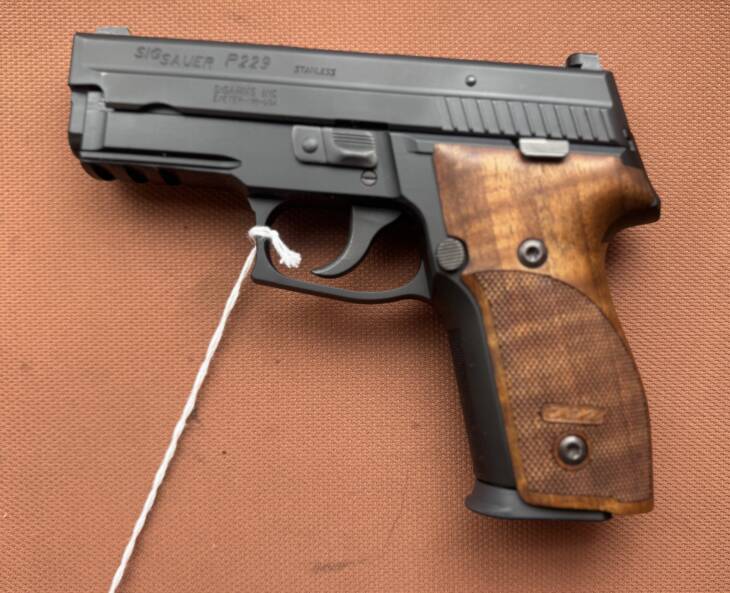 Sig Sauer P229